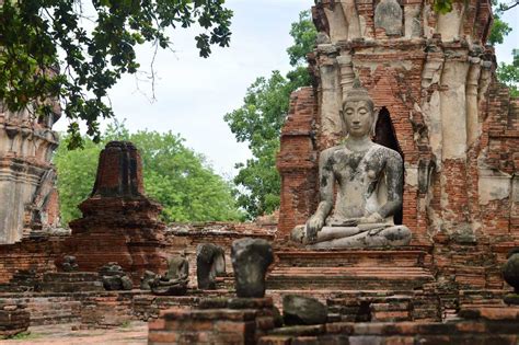 The 14th Century Sack of Sukhothai by Ayutthaya: A Pivotal Moment in Siamese History and Shifting Power Dynamics