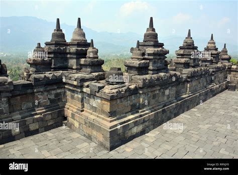 The Sailendra Dynasty's Construction of Borobudur:  A Monumental Buddhist Symbol in 9th Century Java